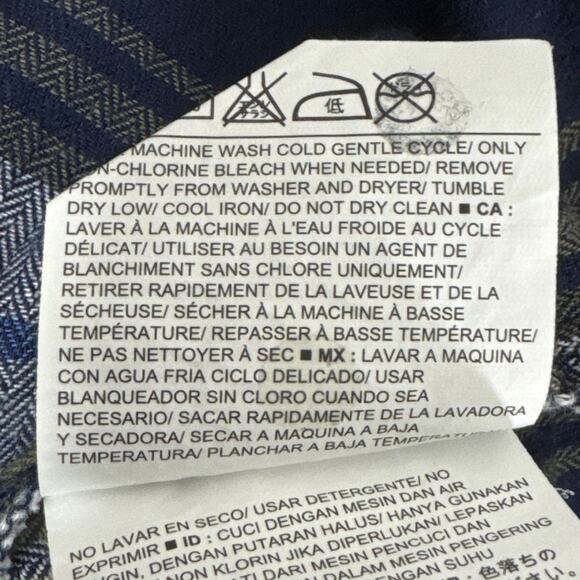 Old Navy Classic Navy And Ivory Plaid Flannel Size Medium - Picture 8 of 14